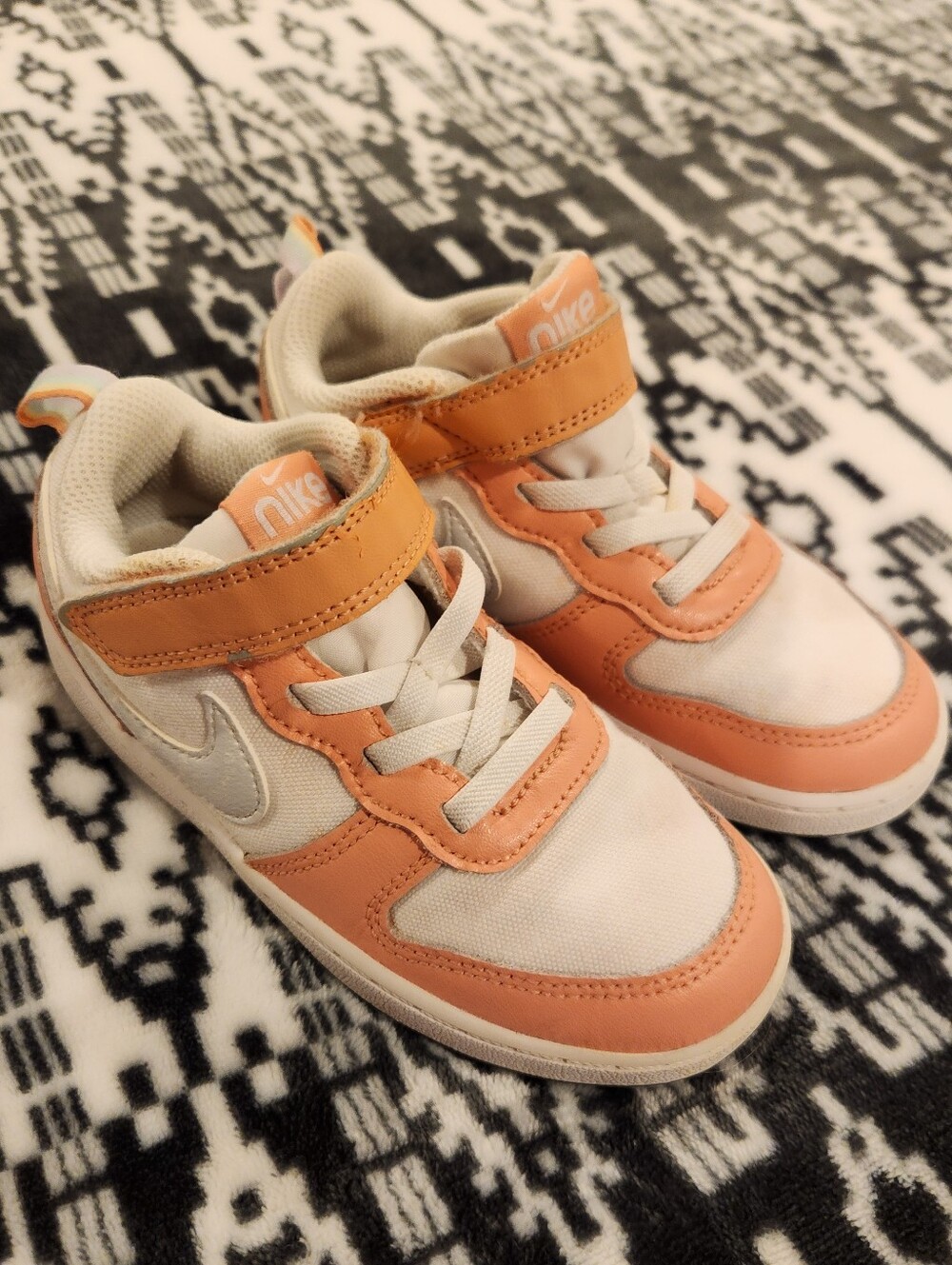 Nike Girl's Peach Low-Top Sneakers, Size 10C